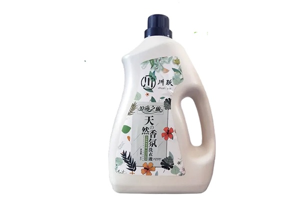 Does phosphate-free laundry detergent irritate sensitive skin?